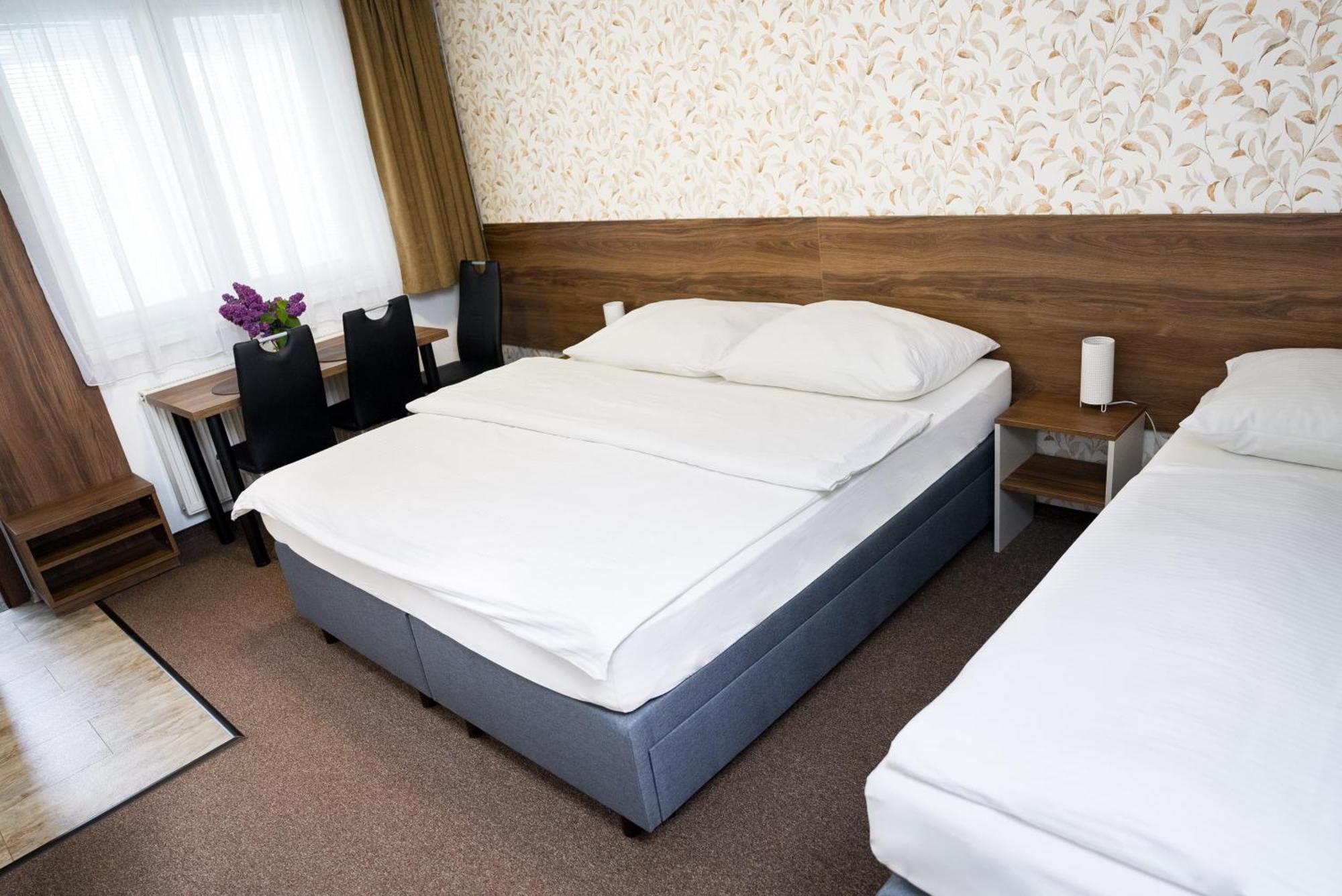 Apartmany Banff Besenova Luaran gambar