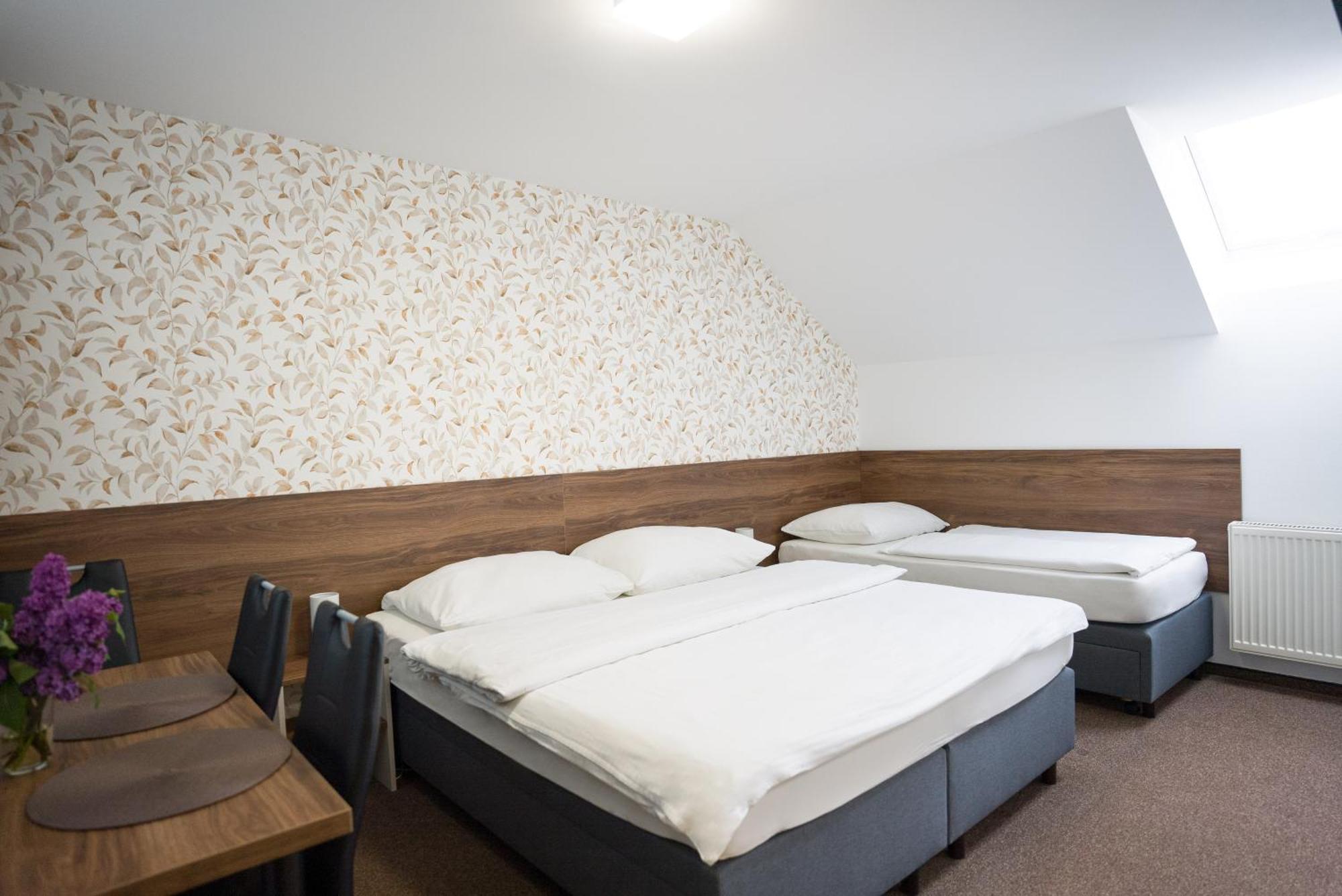 Apartmany Banff Besenova Luaran gambar