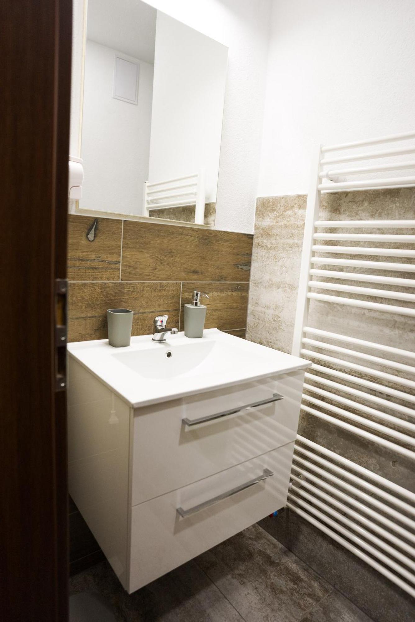 Apartmany Banff Besenova Luaran gambar