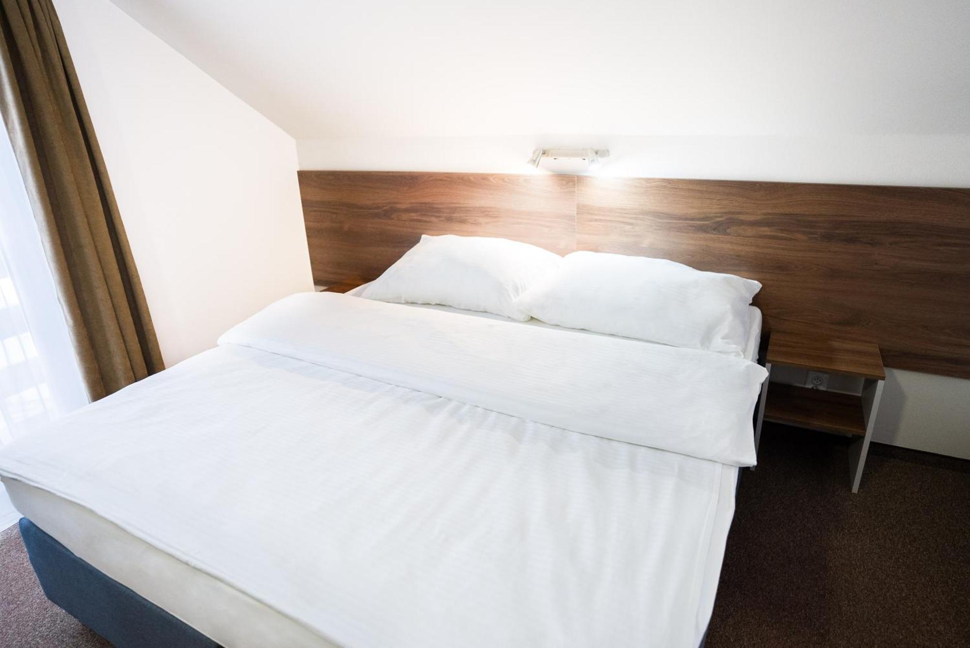 Apartmany Banff Besenova Luaran gambar
