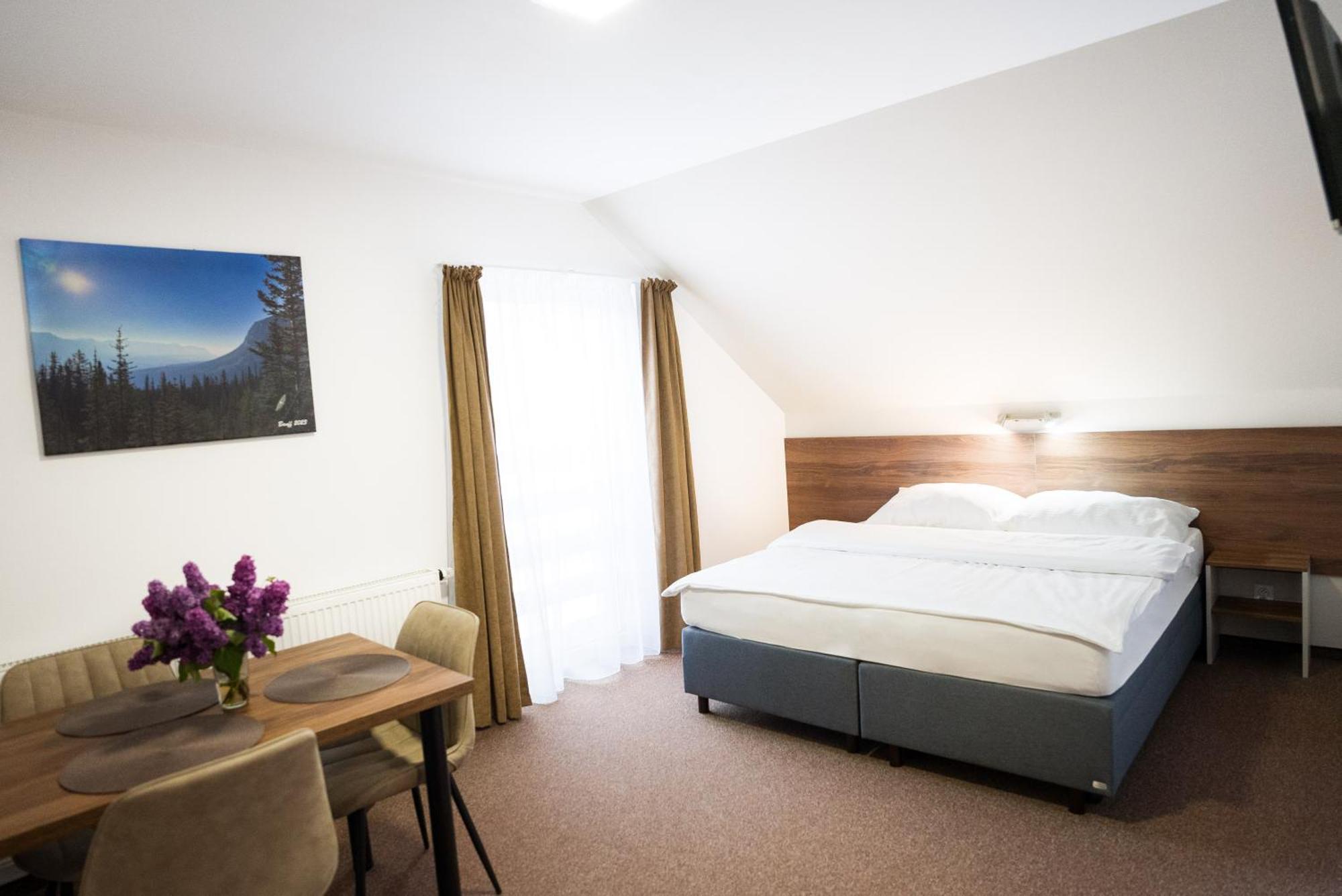 Apartmany Banff Besenova Luaran gambar