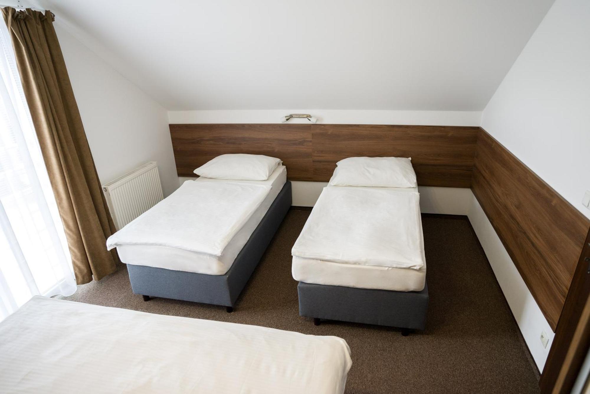 Apartmany Banff Besenova Luaran gambar