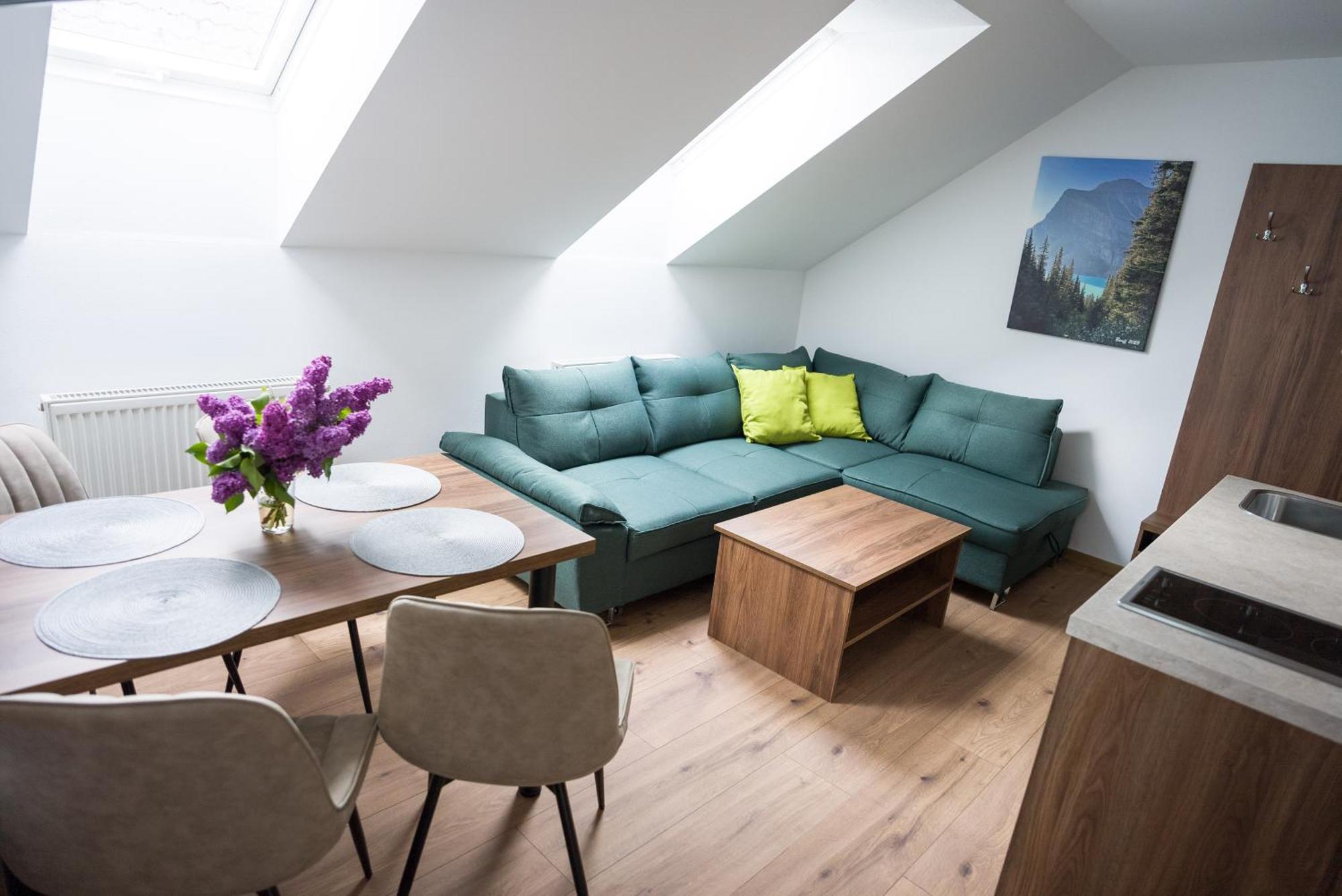 Apartmany Banff Besenova Luaran gambar