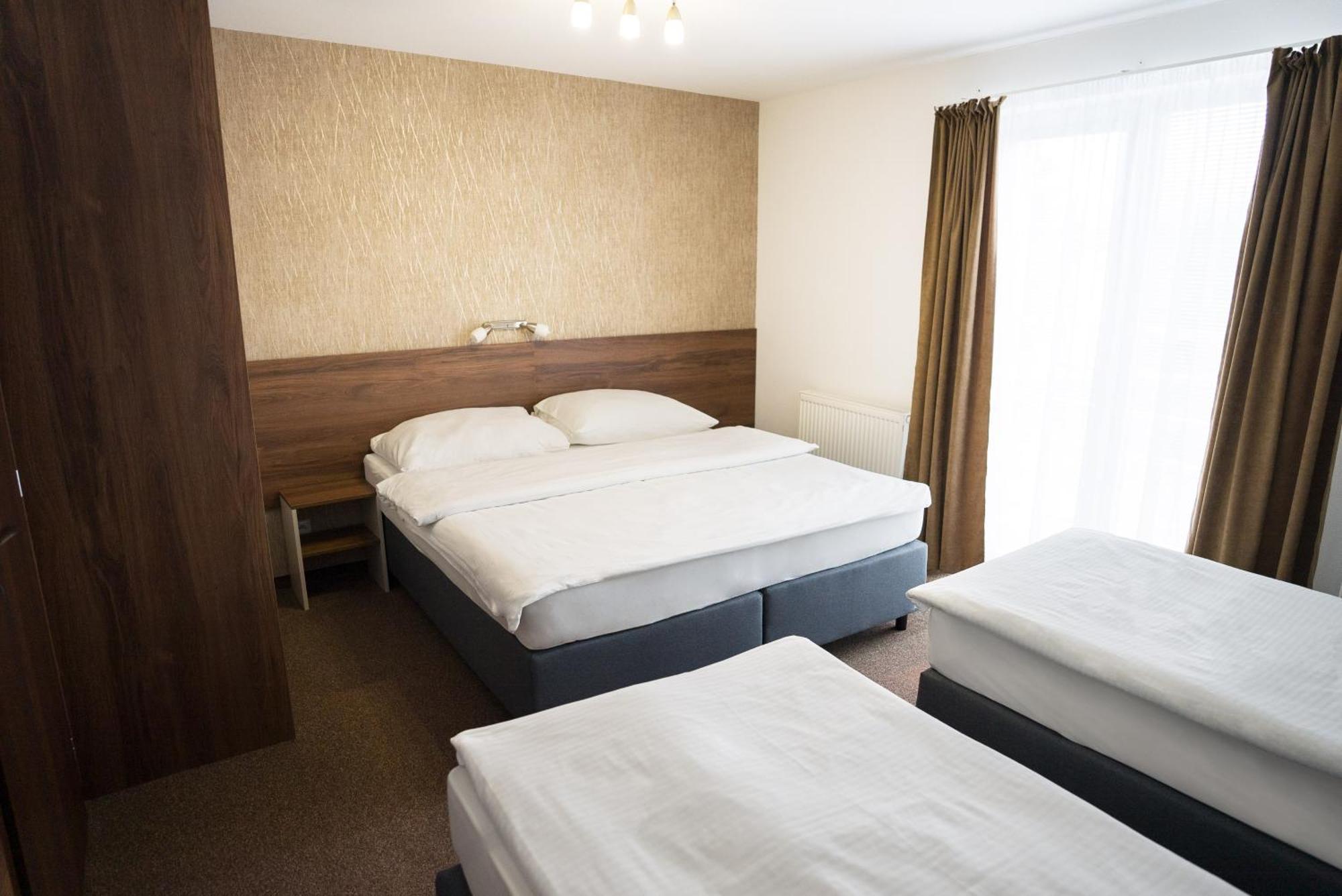 Apartmany Banff Besenova Luaran gambar
