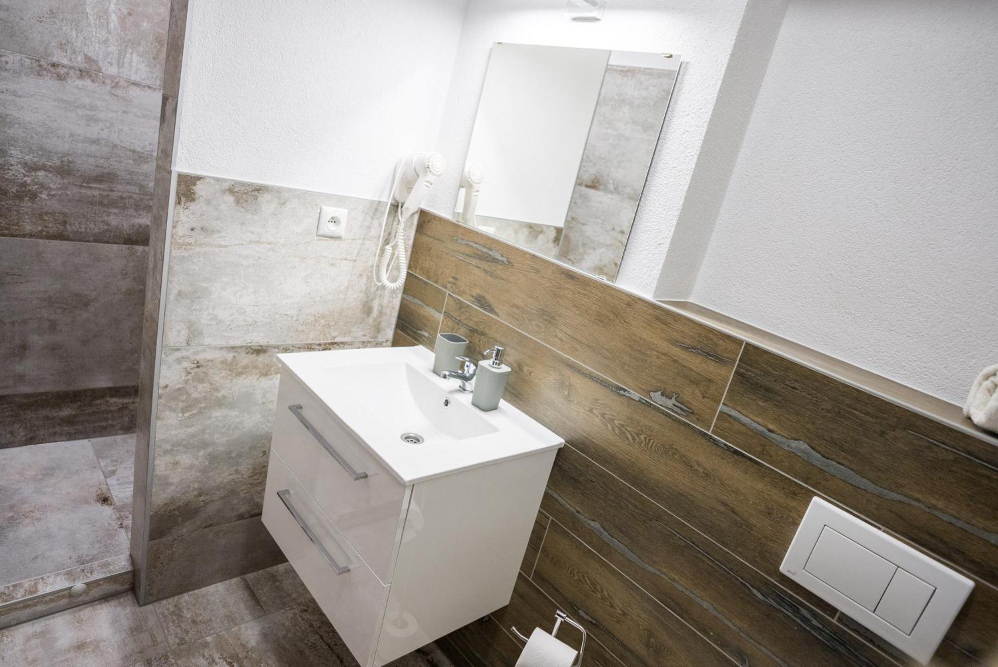 Apartmany Banff Besenova Luaran gambar