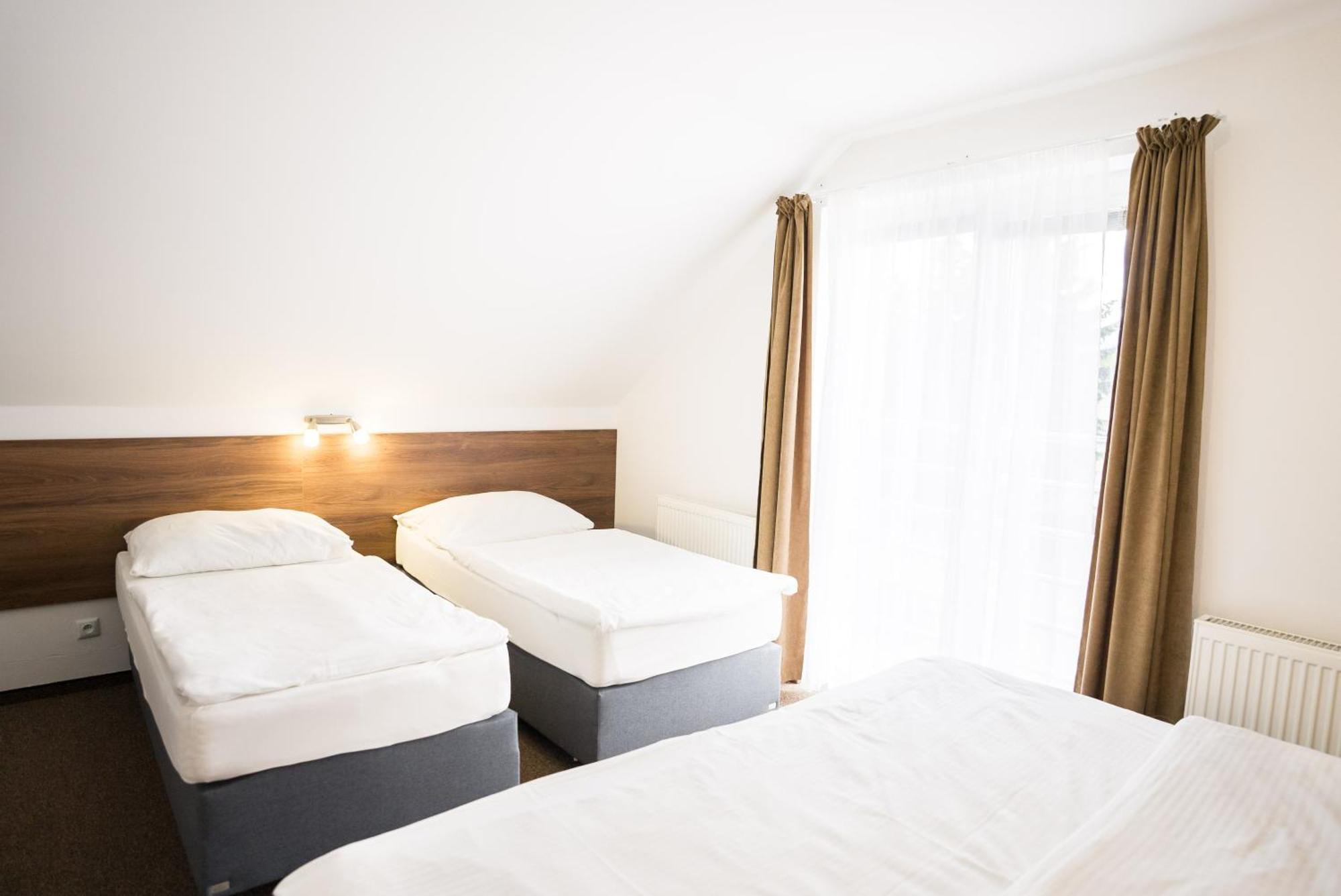 Apartmany Banff Besenova Luaran gambar
