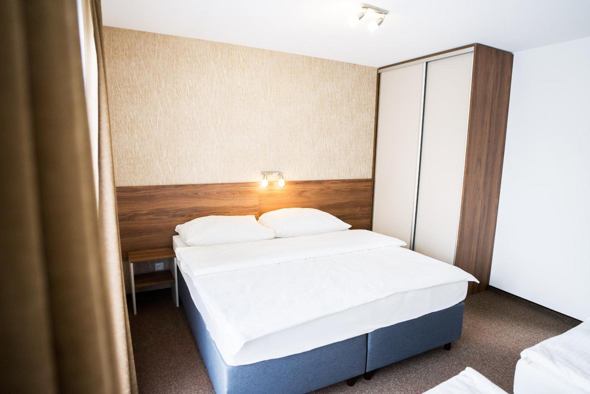 Apartmany Banff Besenova Luaran gambar