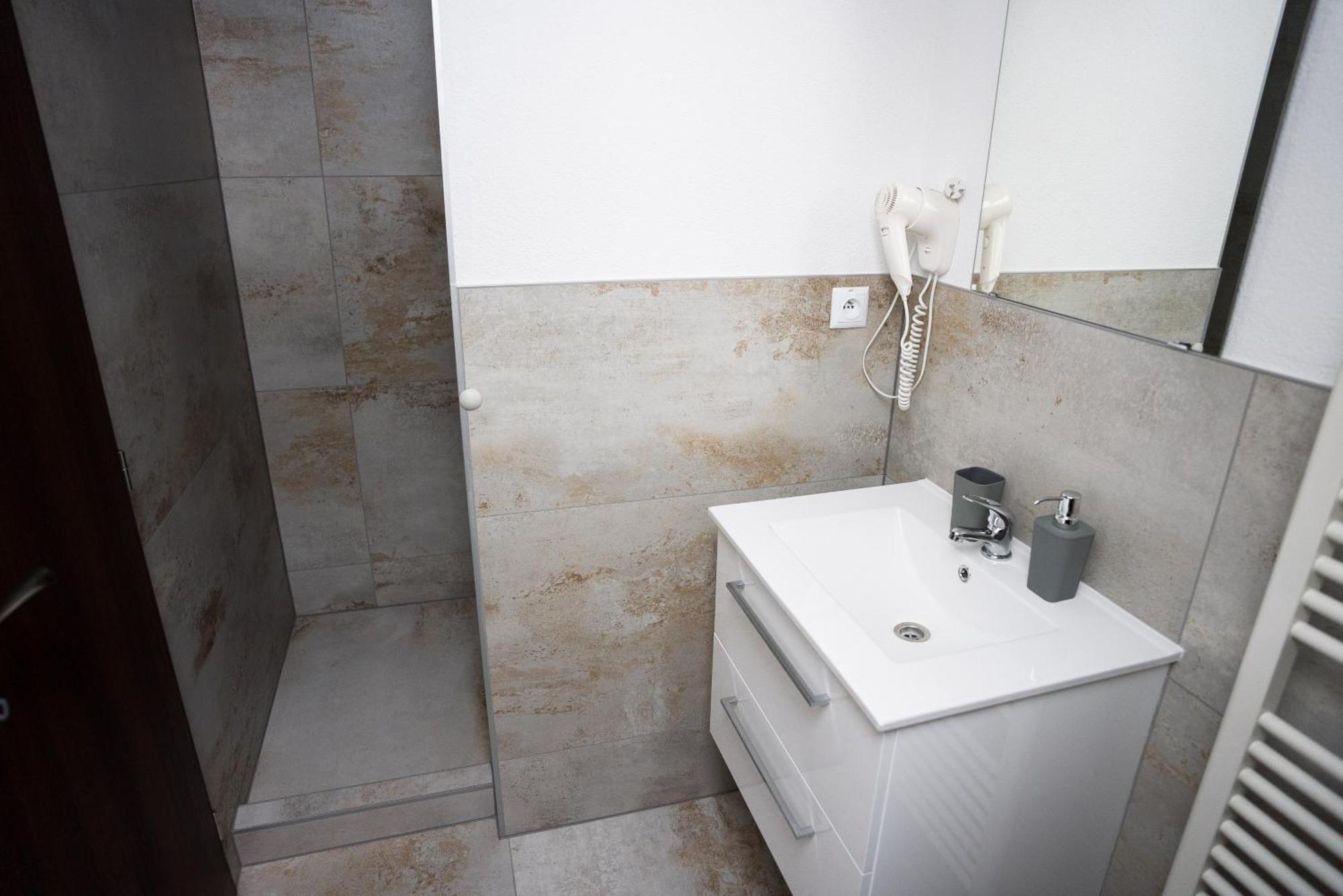 Apartmany Banff Besenova Luaran gambar